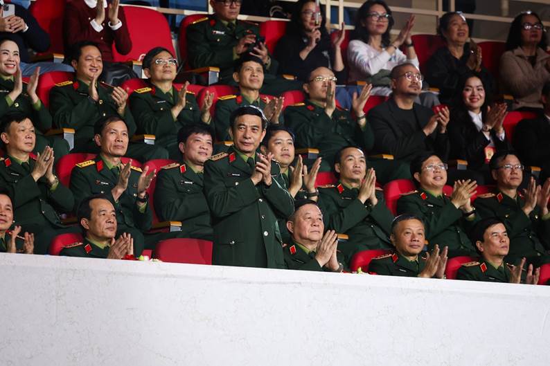 Đại tướng Phan Văn Giang tại điểm cầu Hà Nội trong chương trình “Đường Xuân đất Việt 2026 – Hội tụ”, ghi hình tối 7/2.